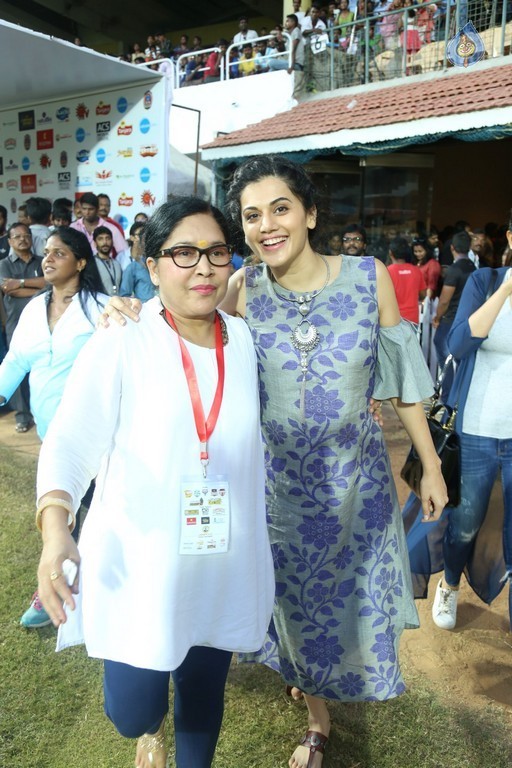 Celebrities at Lebara Natchathira Cricket Match Photos - 23 / 43 photos