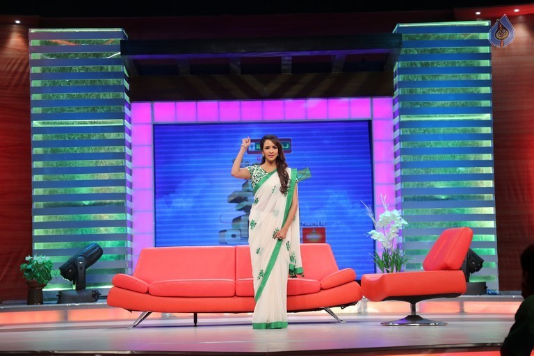 Celebrities at Memu Saitam 2016 - 69 / 124 photos