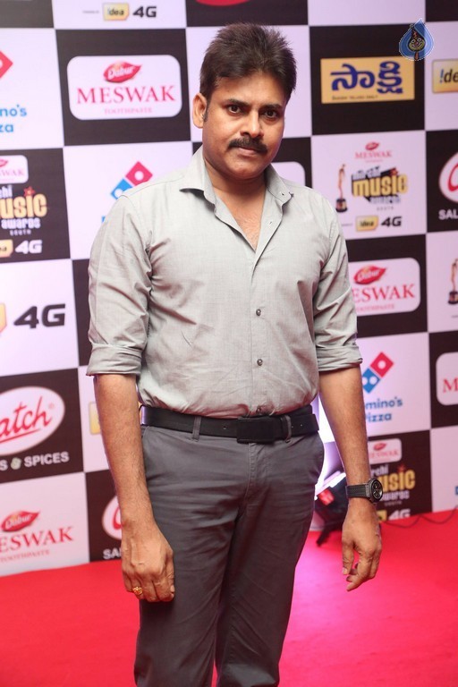 Celebrities at Mirchi Music Awards 2 - 3 / 60 photos