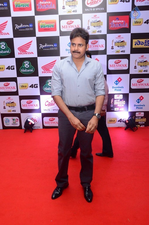 Celebrities at Mirchi Music Awards 2 - 31 / 60 photos