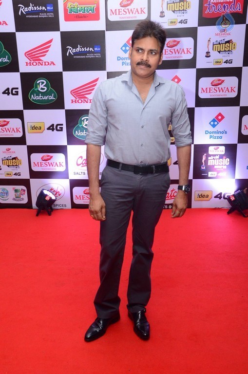 Celebrities at Mirchi Music Awards 2 - 44 / 60 photos