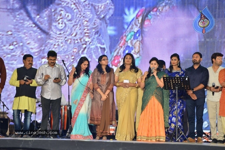 Celebrities at Prapancha Telugu MahaSabhalu Photos - 10 / 82 photos
