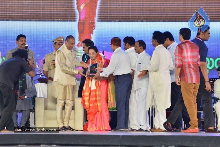 Celebrities at Prapancha Telugu MahaSabhalu Photos - 19 / 82 photos