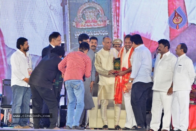 Celebrities at Prapancha Telugu MahaSabhalu Photos - 20 / 82 photos