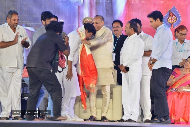 Celebrities at Prapancha Telugu MahaSabhalu Photos - 24 / 82 photos
