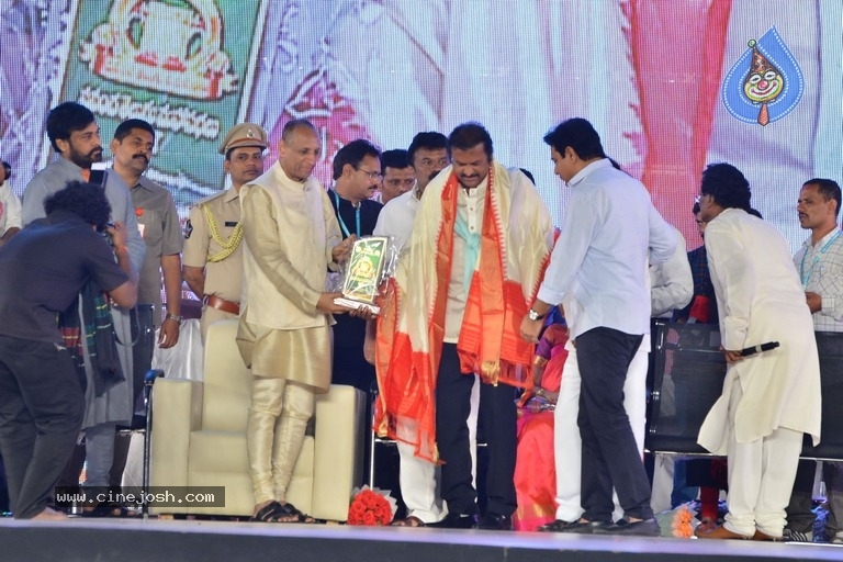 Celebrities at Prapancha Telugu MahaSabhalu Photos - 57 / 82 photos