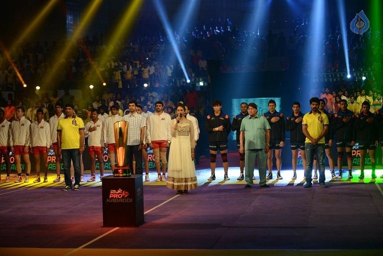 Celebrities at PRO Kabaddi Match - 2 / 48 photos