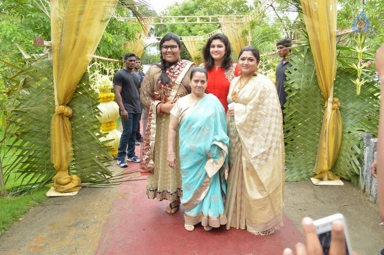 Celebrities at Shanthnu and Keerthi Wedding - 86 / 93 photos