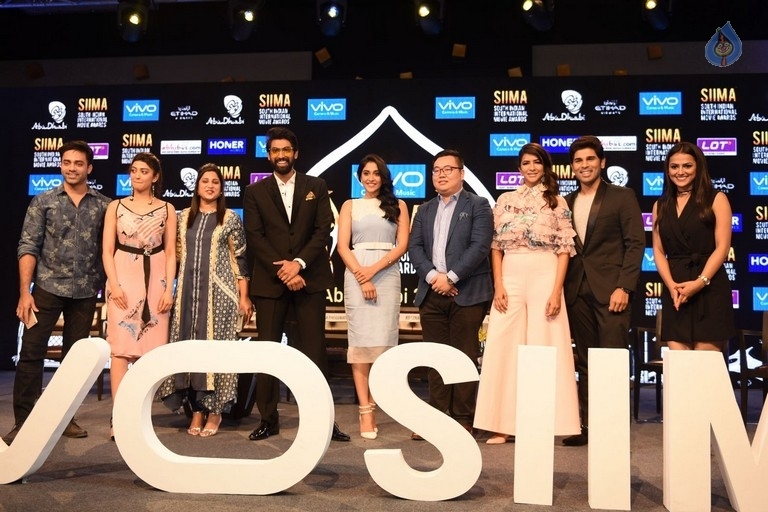 Celebrities at SIIMA Short Film Awards - 45 / 120 photos