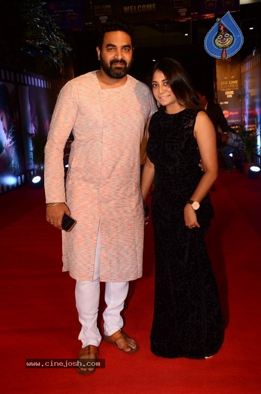Celebrities at Zee Cine Awards 2018 Photos - 30 / 58 photos