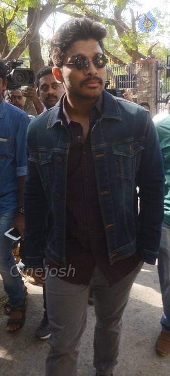 Celebrities Cast Their Votes in GHMC Elections - 14 / 32 photos