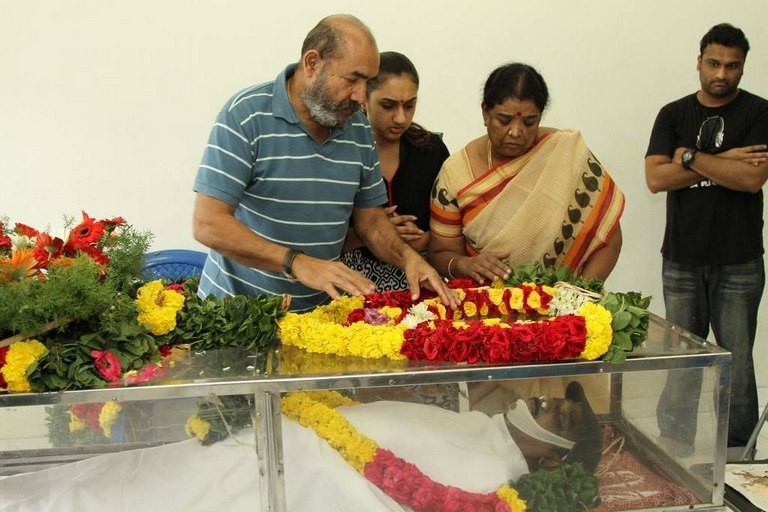 Celebrities Paid Homage to Sathyamurthy - 23 / 27 photos