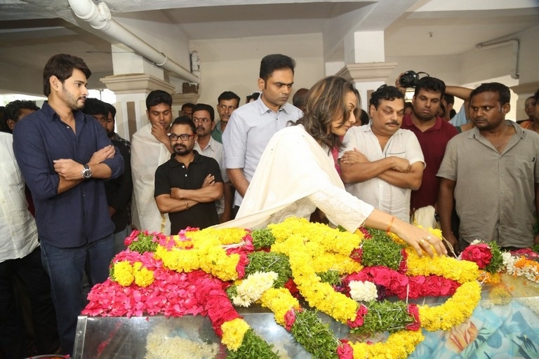 Celebrities Pay Homage To Director B Jaya Set 2 - 12 / 58 photos
