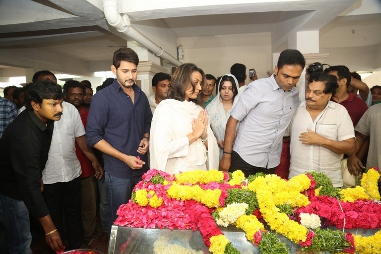 Celebrities Pay Homage To Director B Jaya Set 2 - 14 / 58 photos