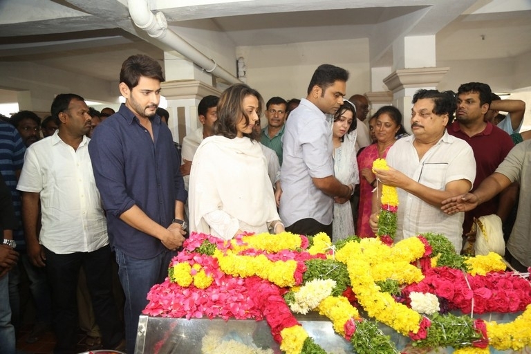 Celebrities Pay Homage To Director B Jaya Set 2 - 43 / 58 photos