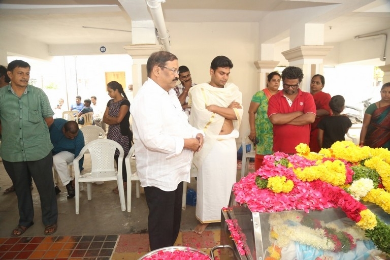 Celebrities Pay Homage To Director B Jaya Set 3 - 9 / 19 photos