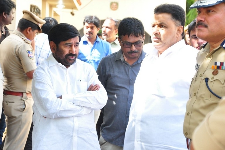 Celebrities Pay Homage To Nandamuri Harikrishna Set 1 - 7 / 58 photos