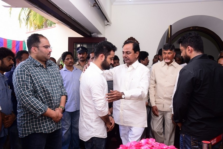 Celebrities Pay Homage To Nandamuri Harikrishna Set 2 - 1 / 30 photos