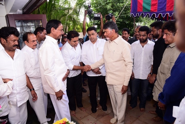 Celebrities Pay Homage To Nandamuri Harikrishna Set 2 - 3 / 30 photos