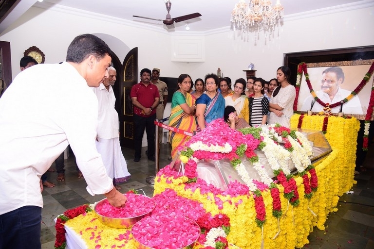 Celebrities Pay Homage To Nandamuri Harikrishna Set 2 - 9 / 30 photos