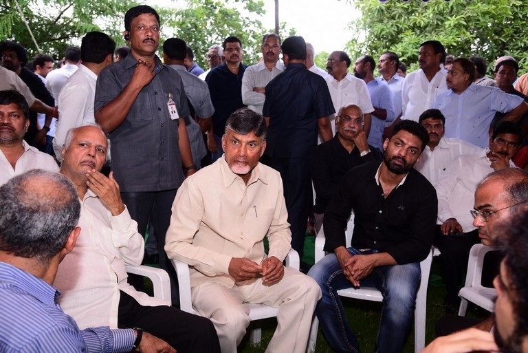 Celebrities Pay Homage To Nandamuri Harikrishna Set 2 - 15 / 30 photos