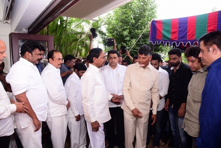 Celebrities Pay Homage To Nandamuri Harikrishna Set 2 - 16 / 30 photos