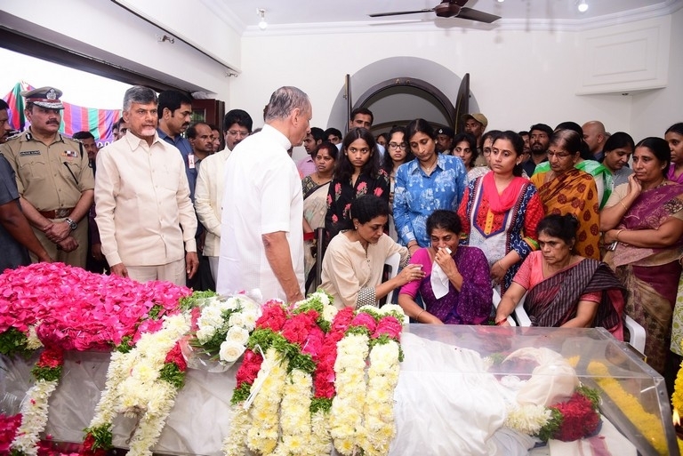 Celebrities Pay Homage To Nandamuri Harikrishna Set 3 - 31 / 39 photos