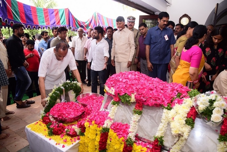 Celebrities Pay Homage To Nandamuri Harikrishna Set 3 - 32 / 39 photos