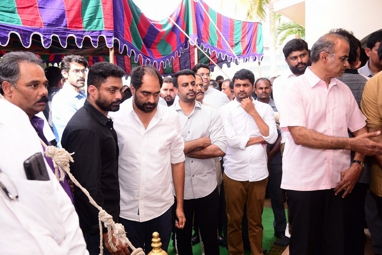 Celebrities Pay Homage To Nandamuri Harikrishna Set 3 - 35 / 39 photos