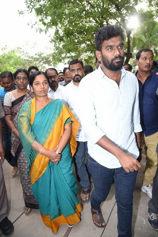 Celebrities Pay Homage To Nandamuri Harikrishna Set 4 - 7 / 37 photos