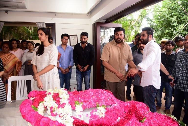 Celebrities Pay Homage To Nandamuri Harikrishna Set 4 - 12 / 37 photos