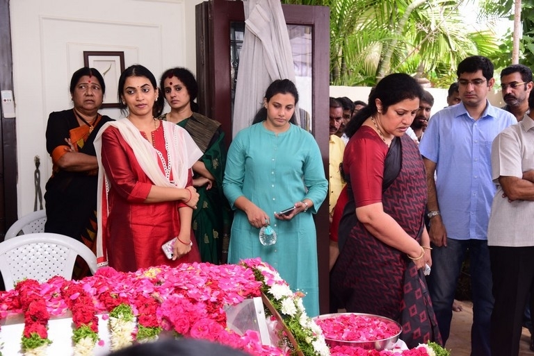 Celebrities Pay Homage To Nandamuri Harikrishna Set 5 - 20 / 35 photos