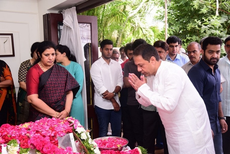 Celebrities Pay Homage To Nandamuri Harikrishna Set 5 - 25 / 35 photos