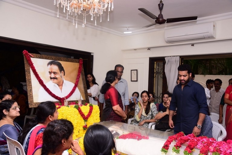 Celebrities Pay Homage To Nandamuri Harikrishna Set 6 - 21 / 40 photos
