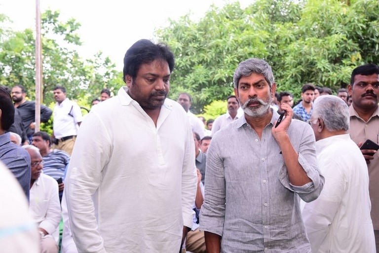 Celebrities Pay Homage To Nandamuri Harikrishna Set 6 - 24 / 40 photos