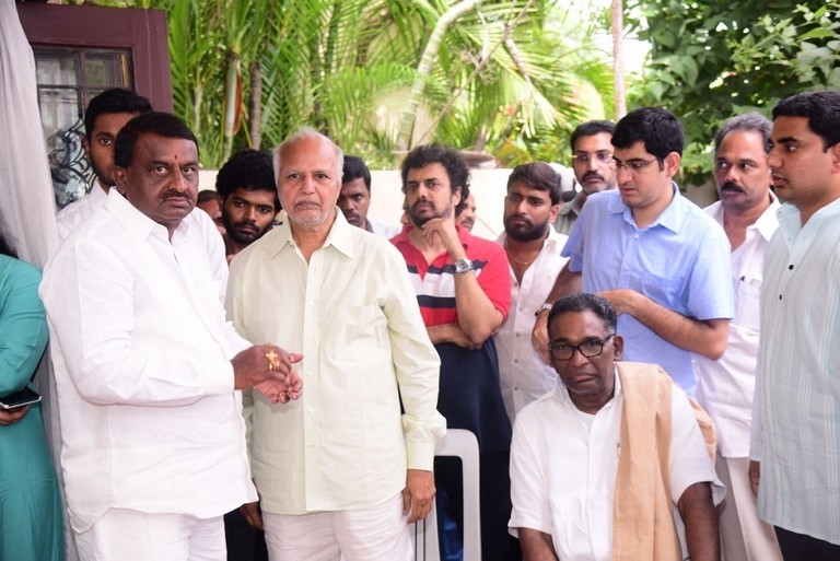 Celebrities Pay Homage To Nandamuri Harikrishna Set 6 - 33 / 40 photos