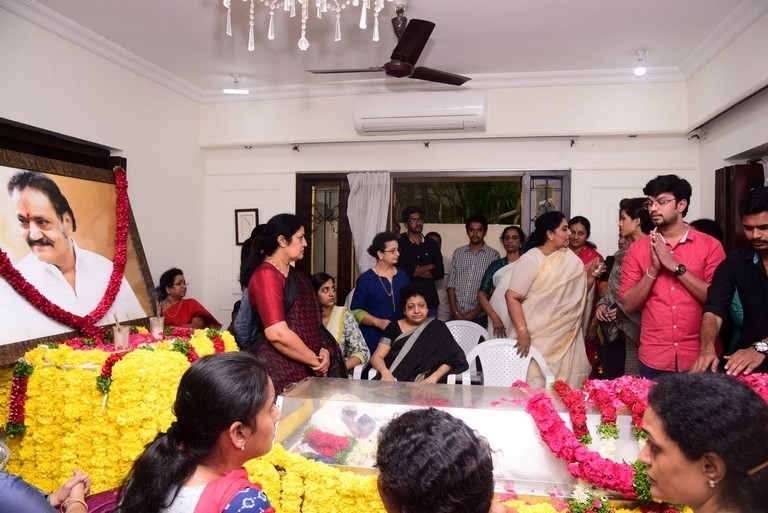 Celebrities Pay Homage To Nandamuri Harikrishna Set 6 - 35 / 40 photos