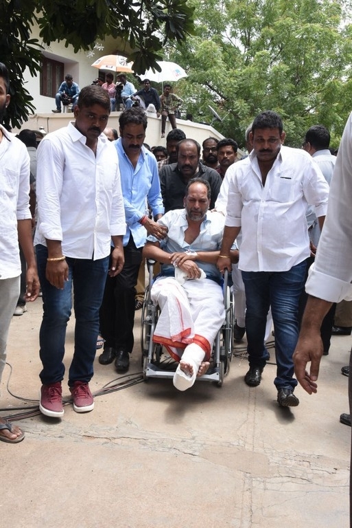 Celebrities Pay Homage To Nandamuri Harikrishna Set 8 - 21 / 51 photos