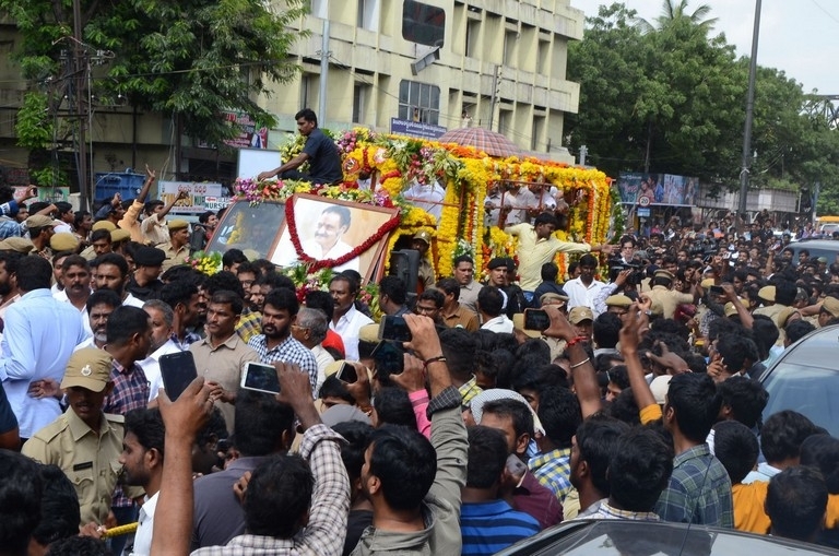 Celebrities Pay Homage To Nandamuri Harikrishna Set 8 - 50 / 51 photos