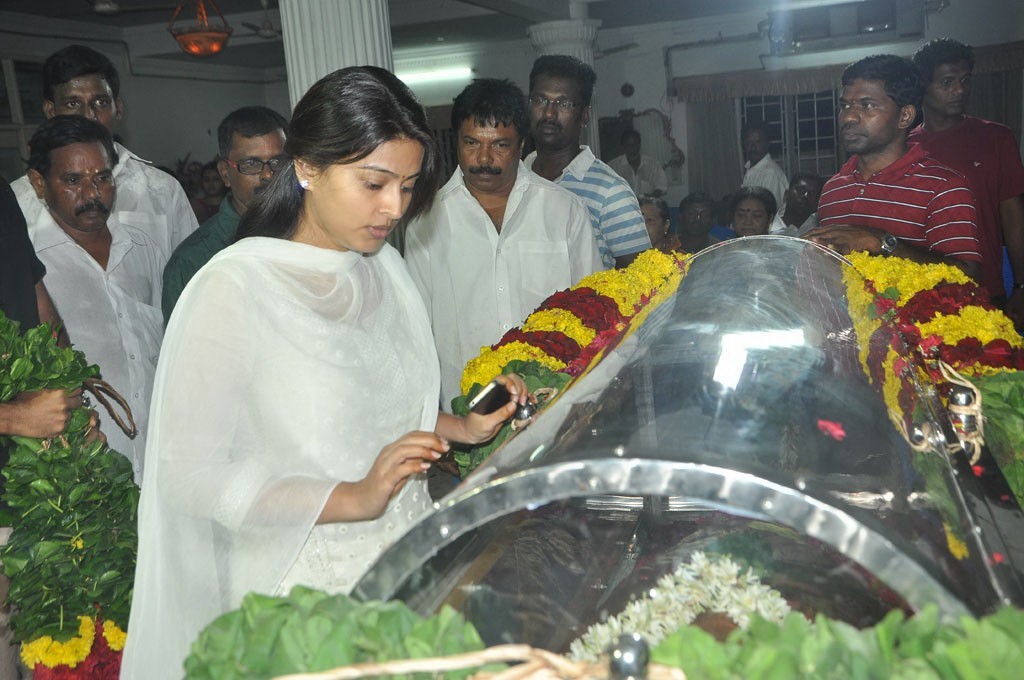 Celebrities Pay Last Respects to Manjula - 2 / 219 photos