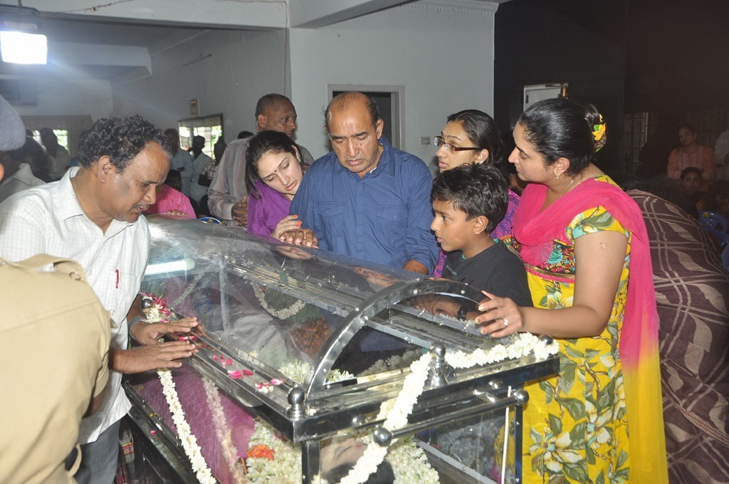 Celebrities Pay Last Respects to Manjula - 4 / 219 photos