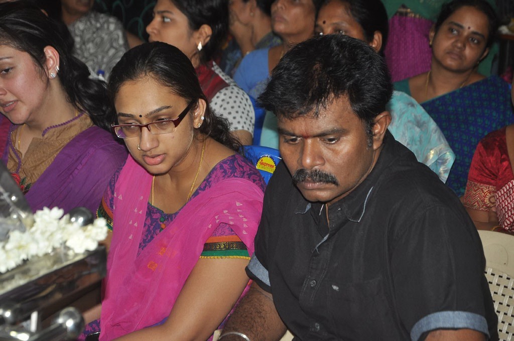 Celebrities Pay Last Respects to Manjula - 14 / 219 photos