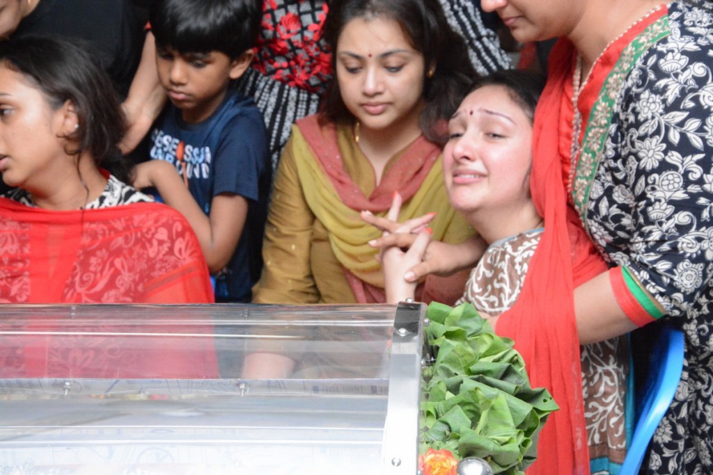 Celebrities Pay Last Respects to Manjula - 25 / 219 photos