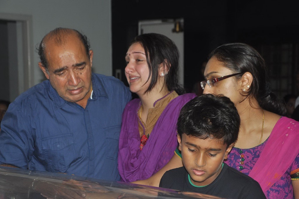 Celebrities Pay Last Respects to Manjula - 27 / 219 photos