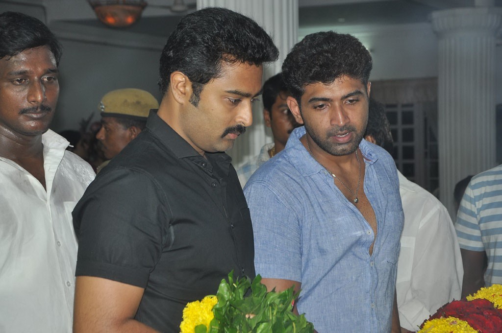 Celebrities Pay Last Respects to Manjula - 68 / 219 photos