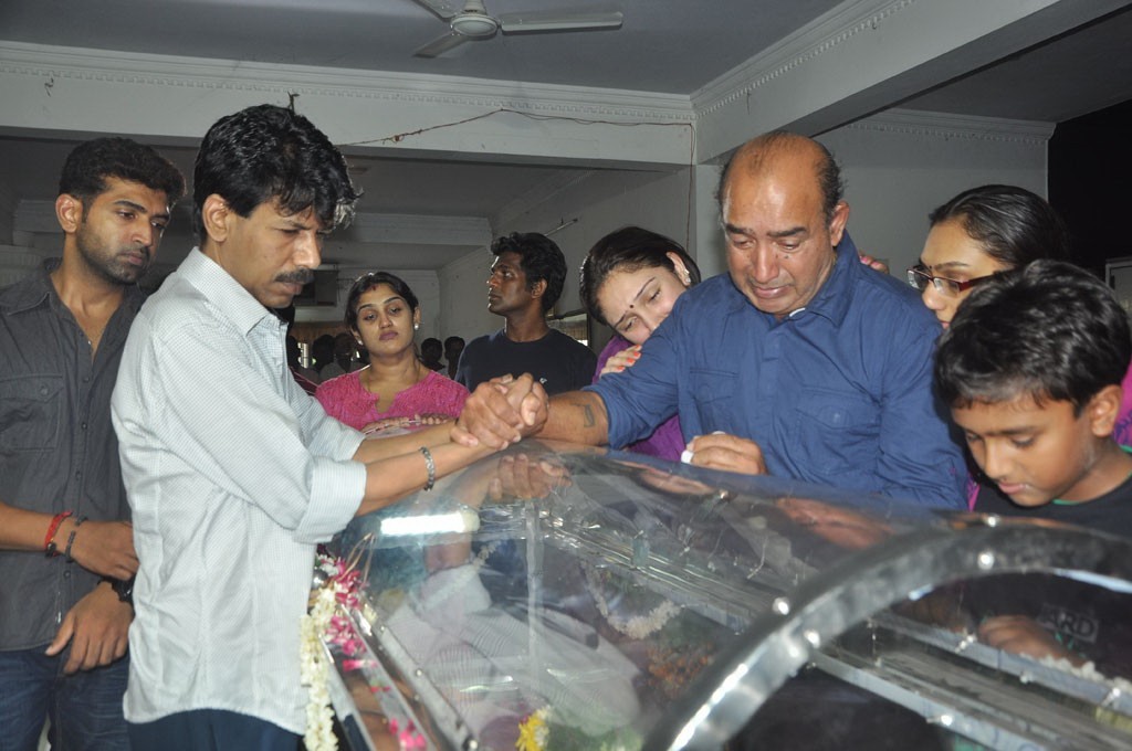 Celebrities Pay Last Respects to Manjula - 77 / 219 photos