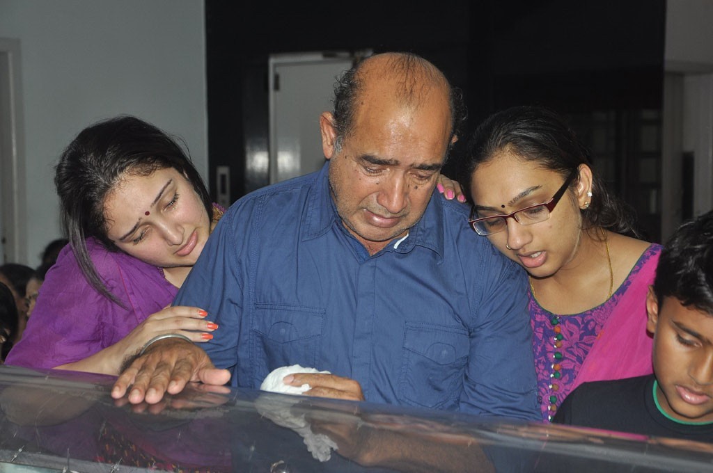 Celebrities Pay Last Respects to Manjula - 91 / 219 photos