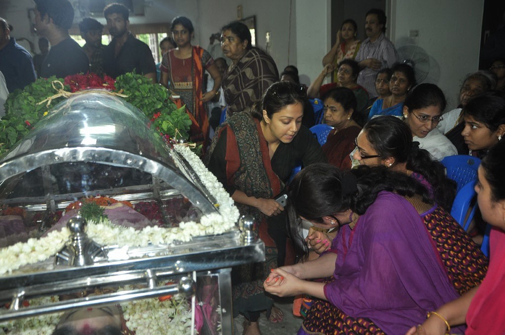 Celebrities Pay Last Respects to Manjula - 95 / 219 photos