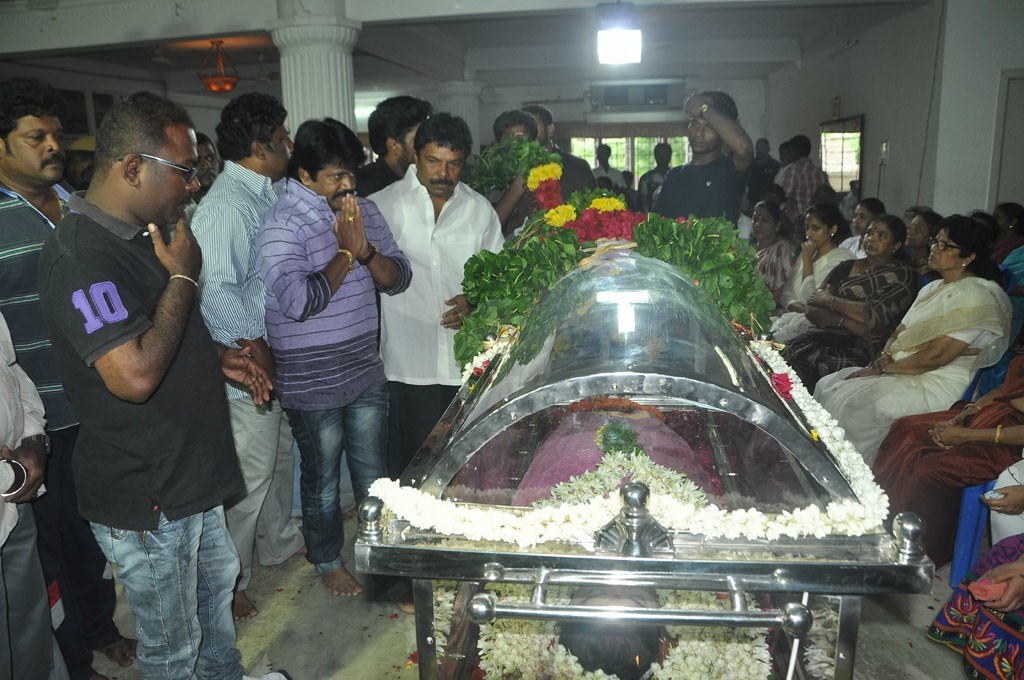 Celebrities Pay Last Respects to Manjula - 96 / 219 photos