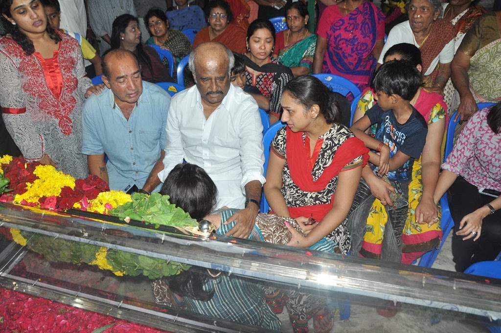 Celebrities Pay Last Respects to Manjula - 108 / 219 photos